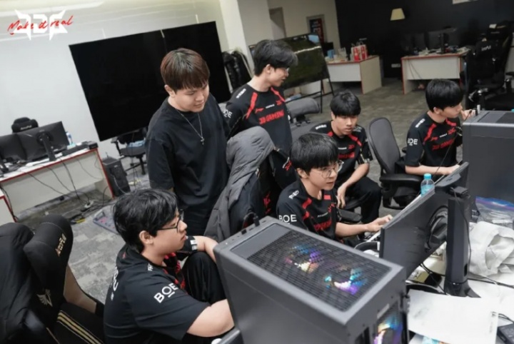 战胜EDG后,JDG众选手发文:继续加油,我们西安见